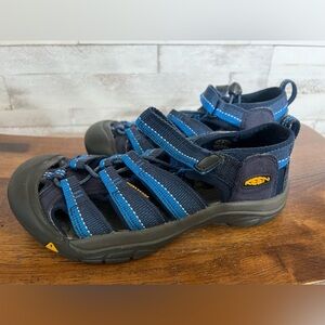 Keen Newport H2 Hiking Sandals Shoes Youth Blue Slip resistant water Size 2